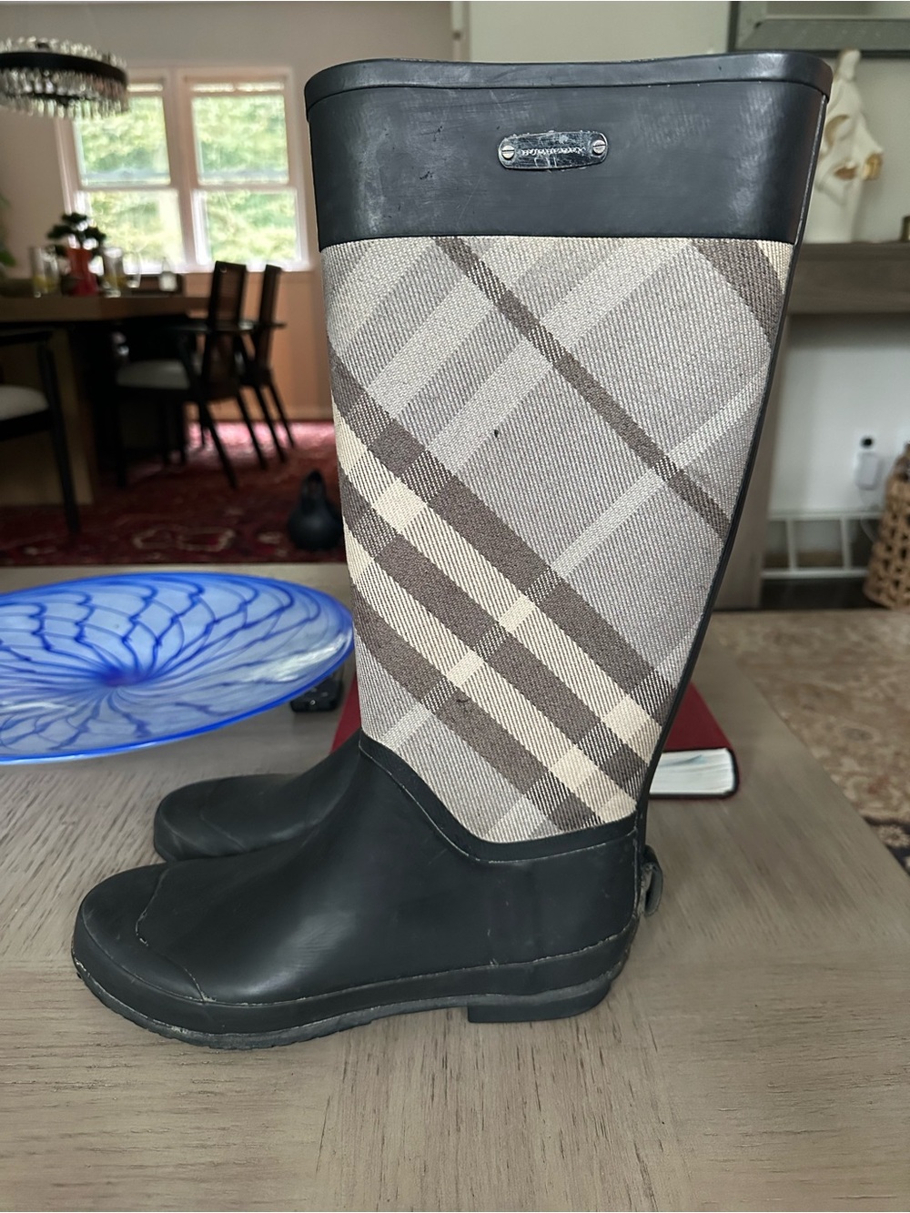 BURBERRY Rainboot - Black and Beige used in good condition